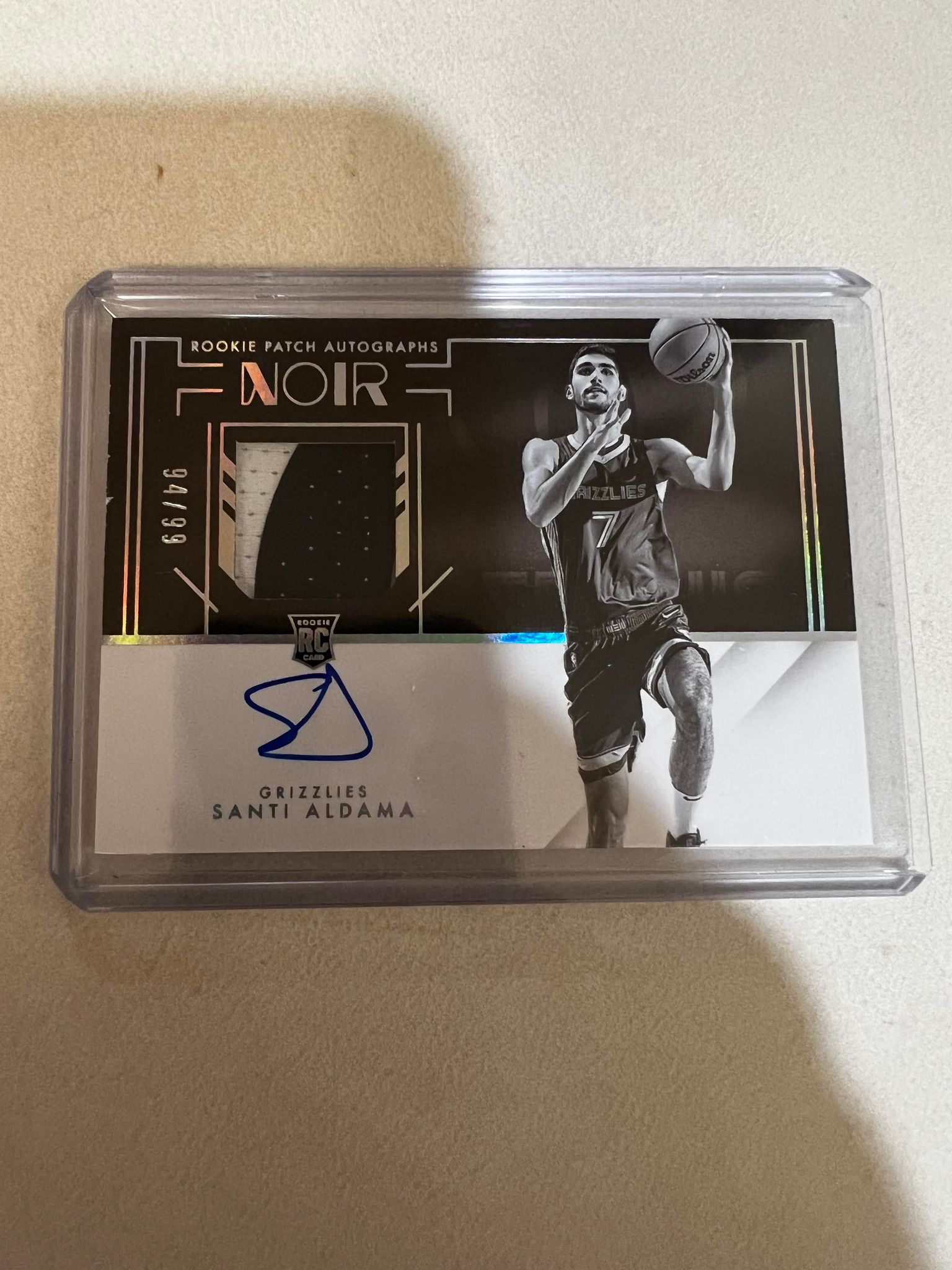 2021-22 Panini Noir Santi Aldama RPA Rookie Patch Auto 94/99