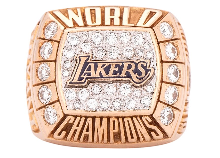 Historic Acuña Jr. Memorabilia and Kobe Bryant's Championship Ring Fetch Astonishing Auction Prices