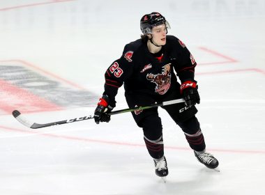 Upper Deck Signs NHL Prospect Brayden Yager